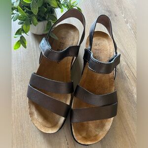 Naot Metallic Brown Leather Ankle Strap Shoe Sandals Women’s Size 10.5